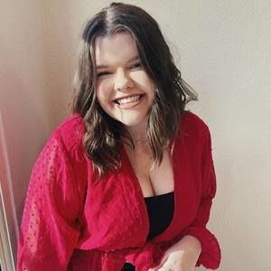 Meet your Posher, Caitlin